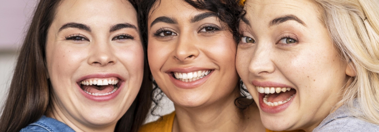 Des sourires éclatants grâce aux Restaurations Minimalement Invasives